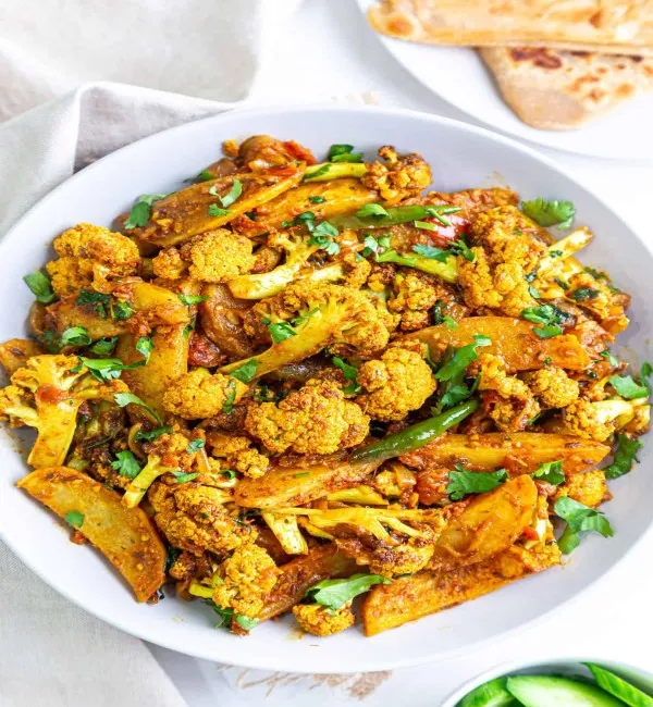 Aloo Gobi In Ontario, ca, Aloo Gobi near me, Indian potato curry, cauliflower curry, vegetarian Indian dish