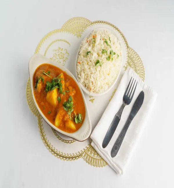 Aloo Matar In Ontario, ca, Aloo Matar near me, potato and pea curry, Indian vegetarian curry, homestyle Indian food