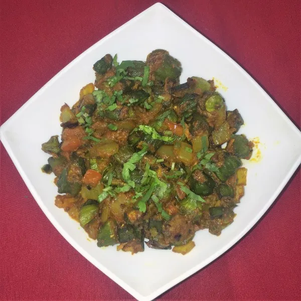 Bhindi Paneer In Ontario CA, Bhindi Paneer near me, creamy Indian curry, Indian Bhindi dish, vegetarian Indian food