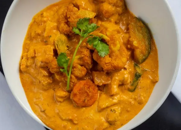 Vegetable Tikka Masala in Ontario CA, Vegetable Tikka Masala near me, vegetarian Indian curry, Bombay Restaurant Cuisine